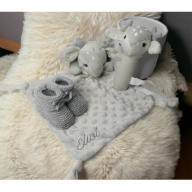 Coffret doudou petit renne avec hochet personnalisé doudou et hochet renne gris