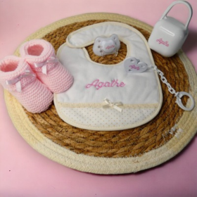 Mon Coffret  Bavoir prénom tout rose & accessoires blancs Coffret bavoir rose