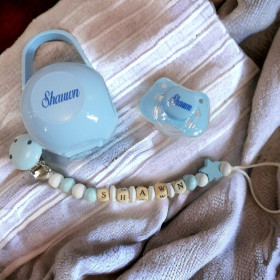 Coffret naissance mon prénom tout bleu & attache sucette bois Coffret Tétine et Attache Tétine Bois Personnalisés