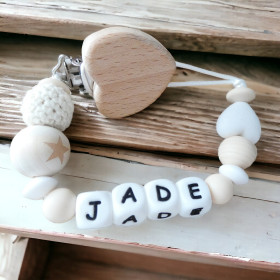 Attache tétine coeur blanc et beige en bois et silicone personnalisée Attache Tétine Personnalisée Coeur Beige