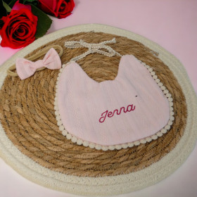 Bavoir rose avec serre tête petit noeud papillon  assorti Bavoir Rose Et Petit Noeud Pour Bébé Personnalisable