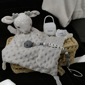 Coffret naissance doudou petit renne et accessoires personnalisés coffret doudou renne et accessoires