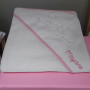 cape de bain bébé rose brodé