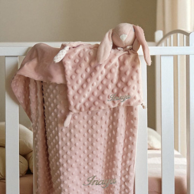 Coffret naissance couverture et doudou Lapin rose  personnalisé